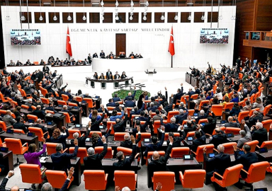 Düzenlemeler için gözler TBMM'de: EYT, sözleşmeliye kadro, memur ve emekliye zam