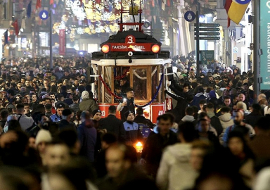 AK Parti seçim beyannamesi ortaya çıktı! Her aileye bir avukat geliyor