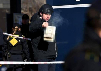 Irkçı ve İslam düşmanı Rasmus Paludan yine Kuran'ı Kerim yaktı