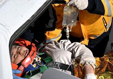 248 saat sonra 17 yaşındaki Aleyna sağ kurtuldu! Gözyaşları sel oldu...