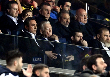 Kadıköy'de 'yönetim istifa' sesleri!