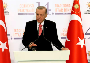 Erdoğan: Dalga dalga gelen zaferin ayak seslerini duyuyoruz!