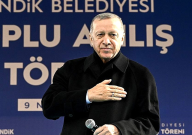 Erdoğan: Kıbleyi bilmeyenler seccadeye ayakkabı ile basar