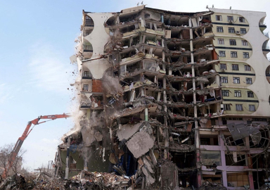 Galeria Sitesi'nin müteahhidi yakalandı