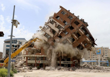 Depremlerde can kaybı 50 bin 783'e yükseldi