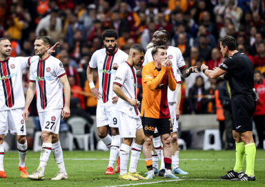 Galatasaray şampiyonluk yolunda yara aldı! 3-3