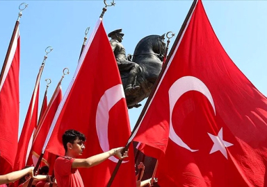 19 Mayıs Atatürk'ü Anma, Gençlik ve Spor Bayramı tüm yurtta kutlanıyor