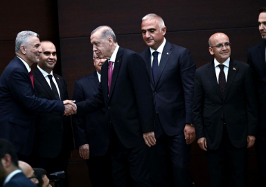 Yeni ekonomi yönetiminden flaş mesajlar! 'Rasyonel zemine döneceğiz'