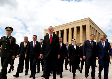 Devletin zirvesi, ilk kabine toplantısı öncesi Anıtkabir'de
