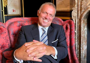 Cem Uzan siyaseti bıraktı, Cumhurbaşkanı Erdoğan'a destek istedi