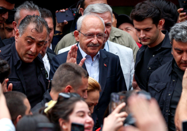 Deniz Zeyrek itiraf etti: CHP paralı trol ordusu besliyor