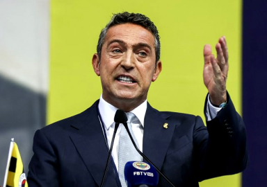 Ali Koç'a 'istifa' protestosu: Fenerbahçe kongresinde kavga çıktı