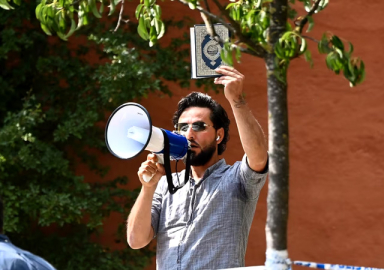 İsveç'teki alçak saldırıya Türkiye'den tepki yağıyor