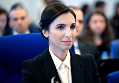 Merkez Bankası Başkanı: İstanbul'da ev bulamadık, anneme taşındık