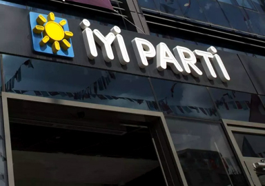 İYİ Parti'de toplu istifa şoku! 400 kişi bıraktı