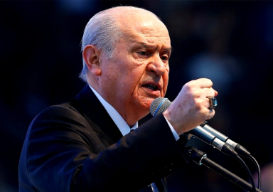 Bahçeli'den alçak saldırıya çok sert tepki: Bu şerefsizlerin kökünü kazıyın!