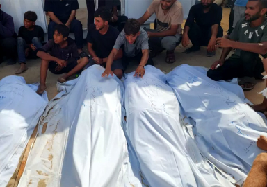 İsrail Gazze'de bir evi bombaladı: Çok sayıda Filistinli şehit oldu