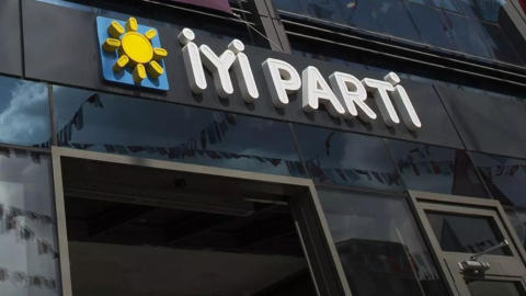 İYİ Parti'de bir istifa depremi daha!