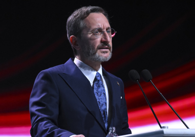Fahrettin Altun'dan Özgür Özel'e sığınmacı yanıtı