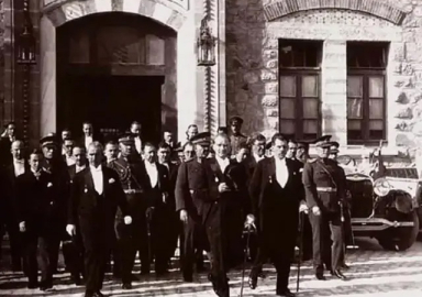 Coşkuyla, gururla, aynı heyecanla... Türkiye Cumhuriyeti 101. yılını kutluyor