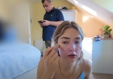 Firari FETÖ'cü Mahmut Akpınar'ın kızı! 1 milyon abonesi var