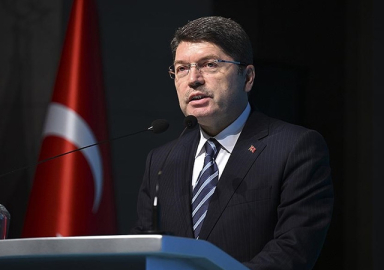 Bakan Tunç'tan Özgür Özel'e tepki: Yargıyı tehdit kimsenin haddi değil