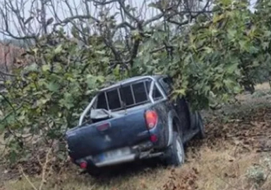 İşçi dolu kamyonet takla attı: Ölü ve yaralılar var