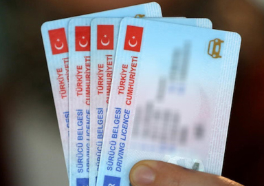 Eski tip sürücü belgelerinin yenilenme süresi uzatıldı