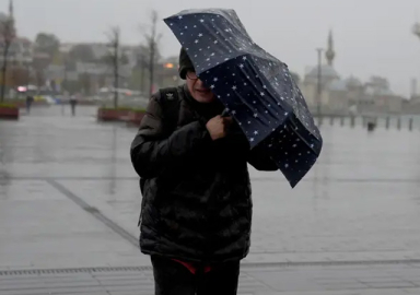 İstanbul sağanağa teslim oldu!