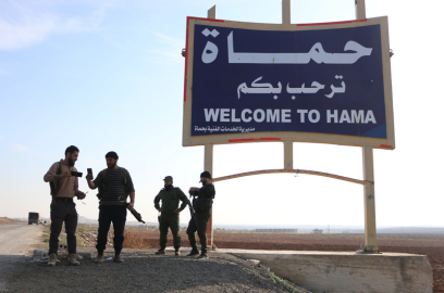 Hama'da gerilim tırmanıyor: Rejim karşıtları kritik noktaları ele geçirdi!