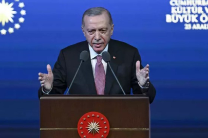 Cumhurbaşkanı Erdoğan: Ayrım yapmaksızın her sanatçı başımızın tacıdır