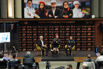 Bakan Kacır yeni yılı gençlerle karşıladı: Türkiye’nin geleceği aydınlık!