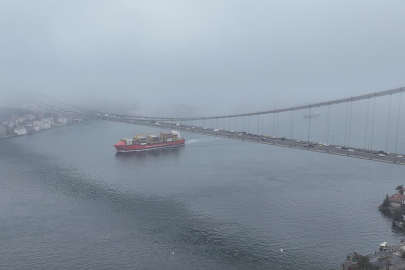 İstanbul Boğazı'nda gemi trafiği askıya alındı