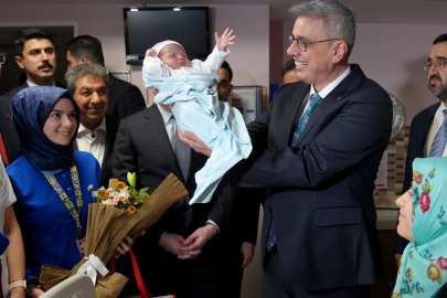 Yeni yılın ilk bebeği!