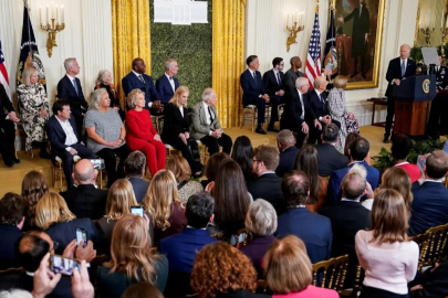 Kalkışmaların karanlık ismi Soros'a 'Özgürlük Madalyası'