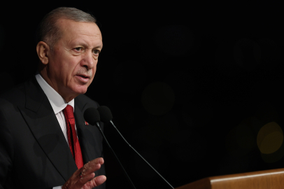 Cumhurbaşkanı Erdoğan'dan Özgür Özel'e tepki: Siz gidin kırmızı kartlarla puzzle yapın