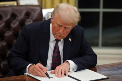 Trump, TikTok yasağını erteleyen kararnameyi imzaladı