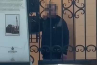 Fatih'te cami avlusunda bıçaklı saldırı: İki yaralı