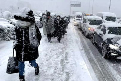 Hava Durumu Uyarısı: Kar ve Sağanak Geliyor, Sıcaklıklar Düşüyor!