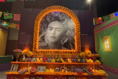 Frida Kahlo’nun günlükleri sergisi AKM’de sanatseverlerle buluşuyor