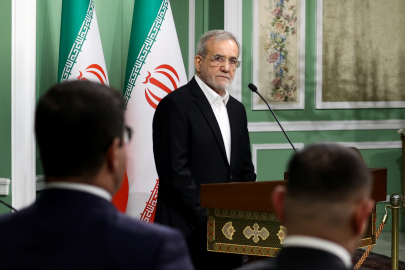 Pezeşkiyan şaşırttı! Türkçe atasözleriyle çözüm arayışı