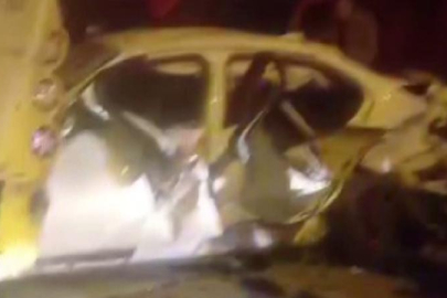 Ataşehir'de otomobil park halindeki İETT otobüsüne çarptı: 1 ölü, 2 yaralı