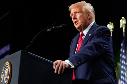 Trump imzayı attı! Translar orduya katılamayacak