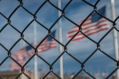 ABD, Meksika ile Kanada'ya yüzde 25, Çin'e yüzde 10 gümrük vergisi uygulayacak