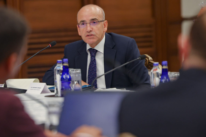 Bakan Şimşek: Kırılganlıklarımızı azaltırken dayanıklılığımızı artırdık