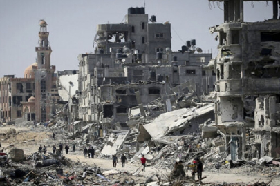 İsrail ordusu, Lübnan'ın güneyindeki bölgelerde evleri yakarak ateşkesi ihlal ediyor