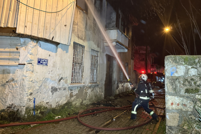 Antalya'da tarihi binada yangın