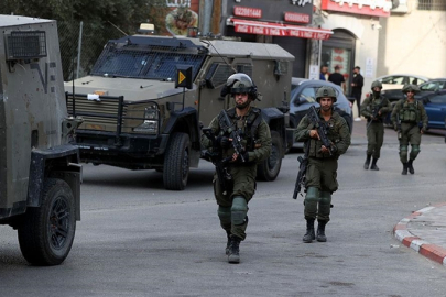 Soykırımcı İsrail, Doğu Kudüs ve Batı Şeria'da 15 Filistinliyi gözaltına aldı