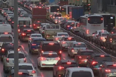 İstanbul'da akşam trafiği kilitlendi: Yoğunluk %80'e ulaştı