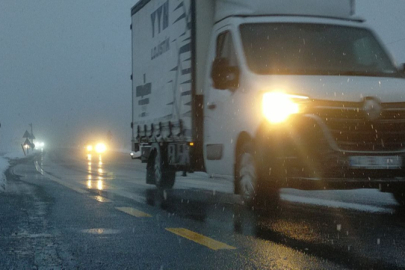 Bolu Dağı'nda ulaşıma kar ve sis engeli